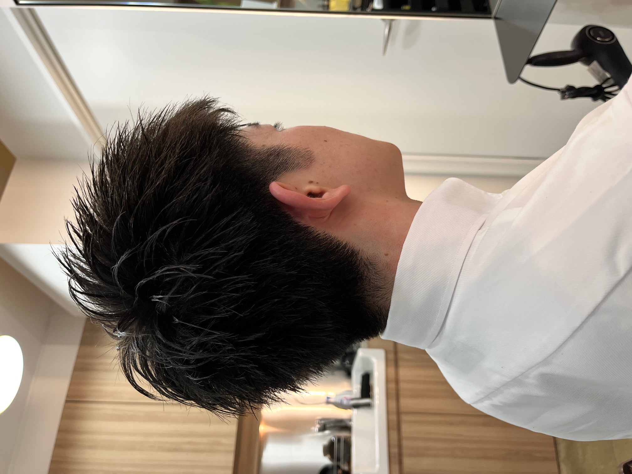 刈り上げを効かせたメンズショート、Linkのスタイル写真